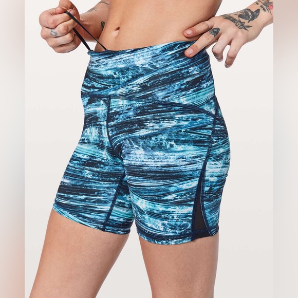 NWOT LULULEMON blue shorelines Train Times Short *6" - Picture 2 of 9